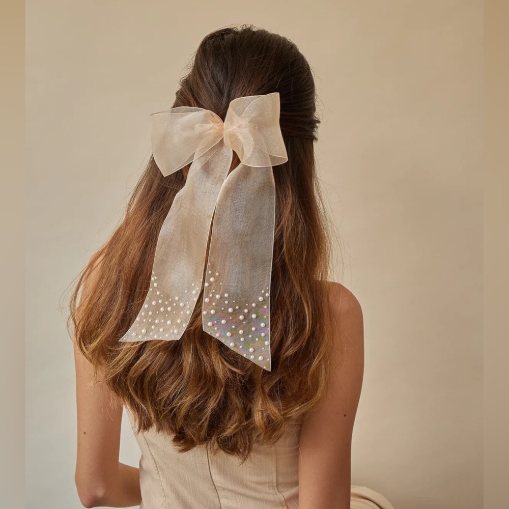 Lelet NY Pearl Bow Clip
